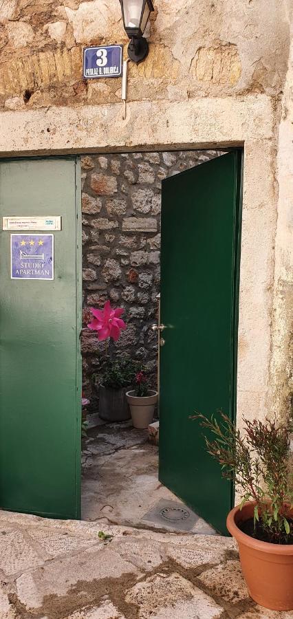 Rooms & Studio Apartments Šibenik Extérieur photo