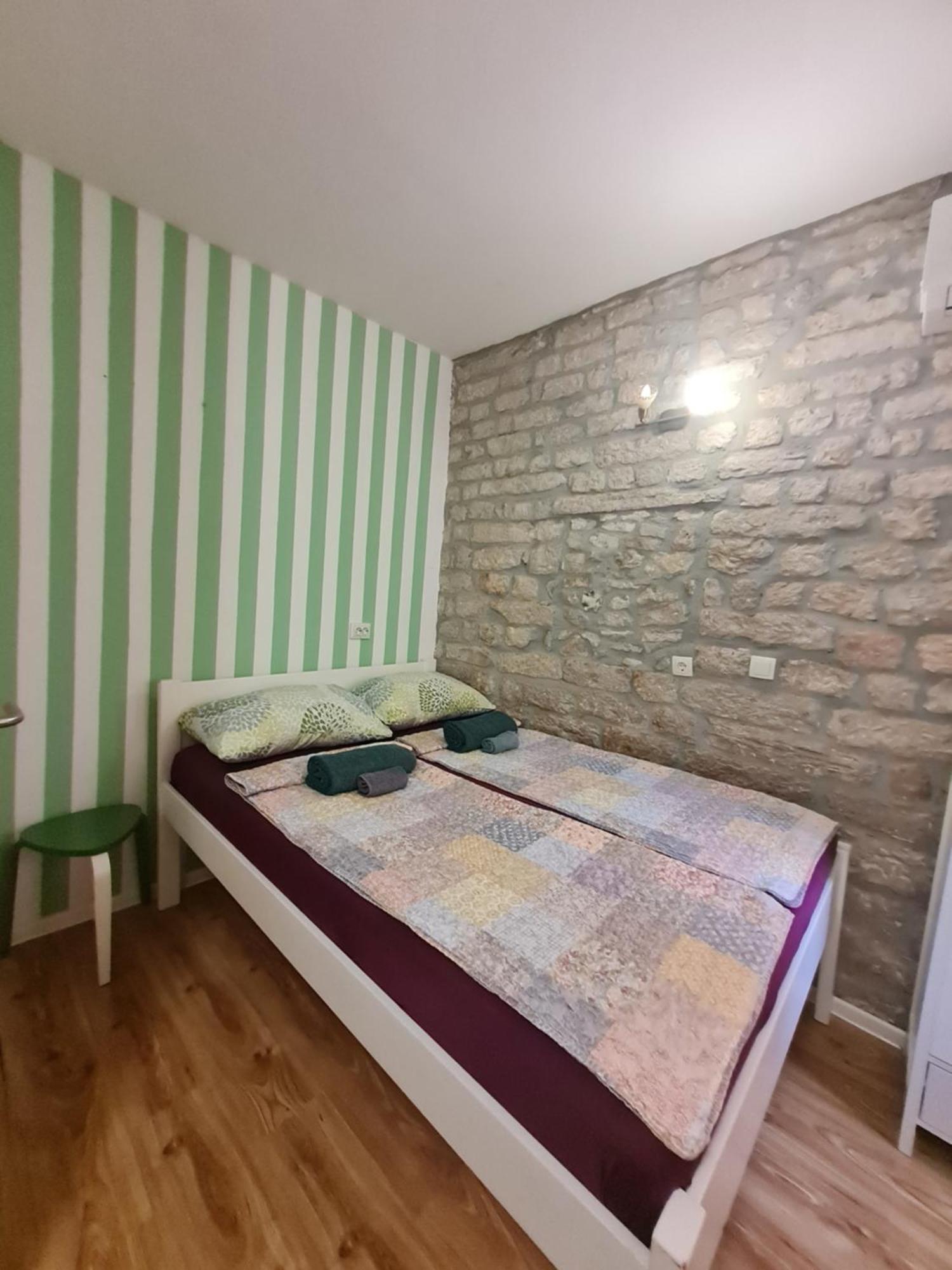Rooms & Studio Apartments Šibenik Extérieur photo