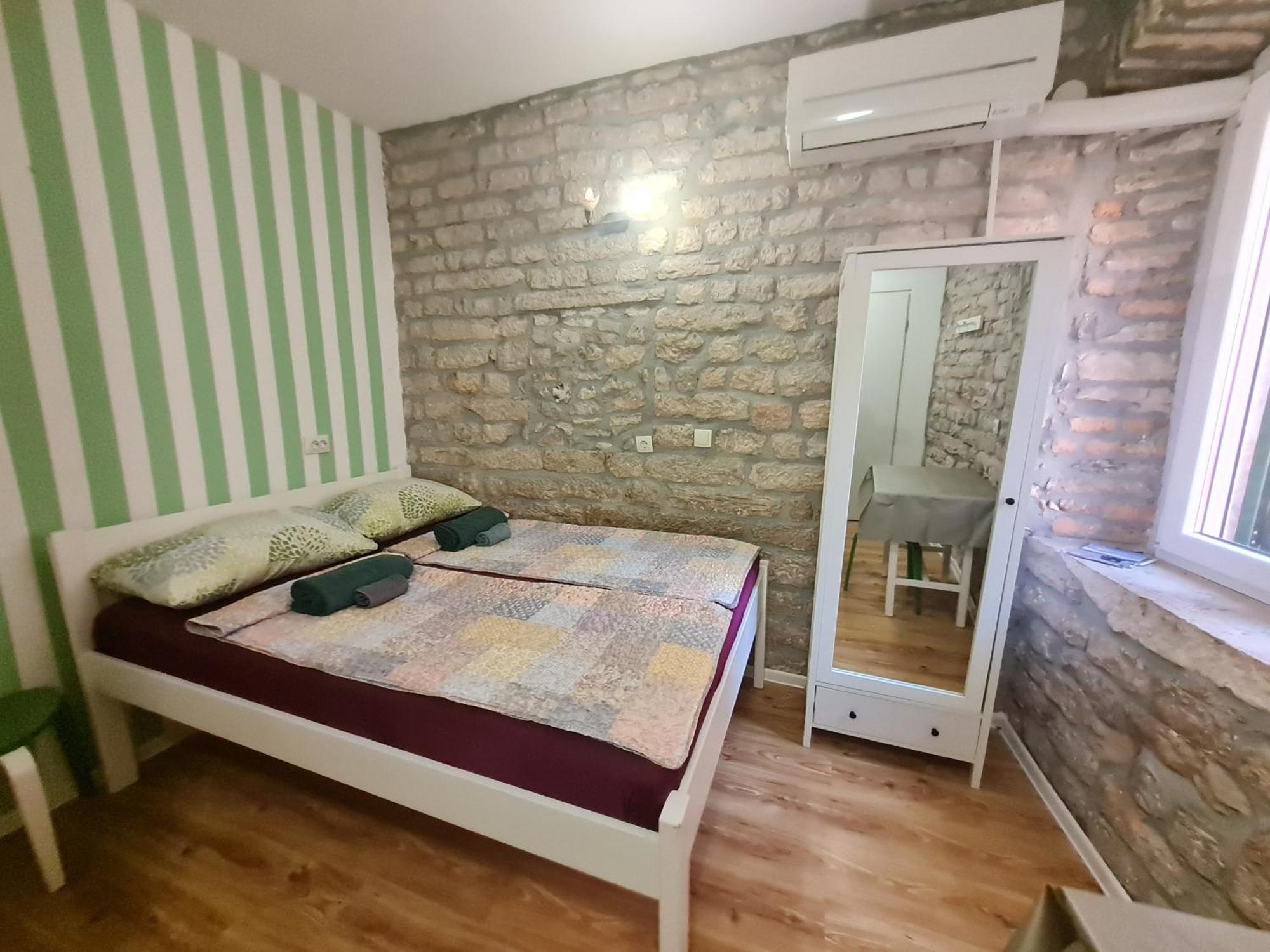 Rooms & Studio Apartments Šibenik Chambre photo